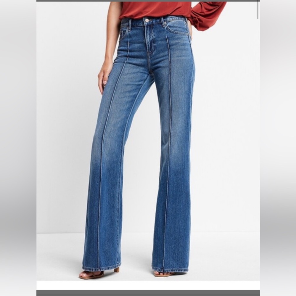 NWOT Express Mid Rise Medium Wash Front Seamed 70s Flare Jeans